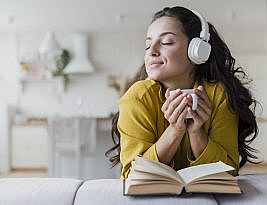 Kitap Okumak ve Müzik Dinlemek
