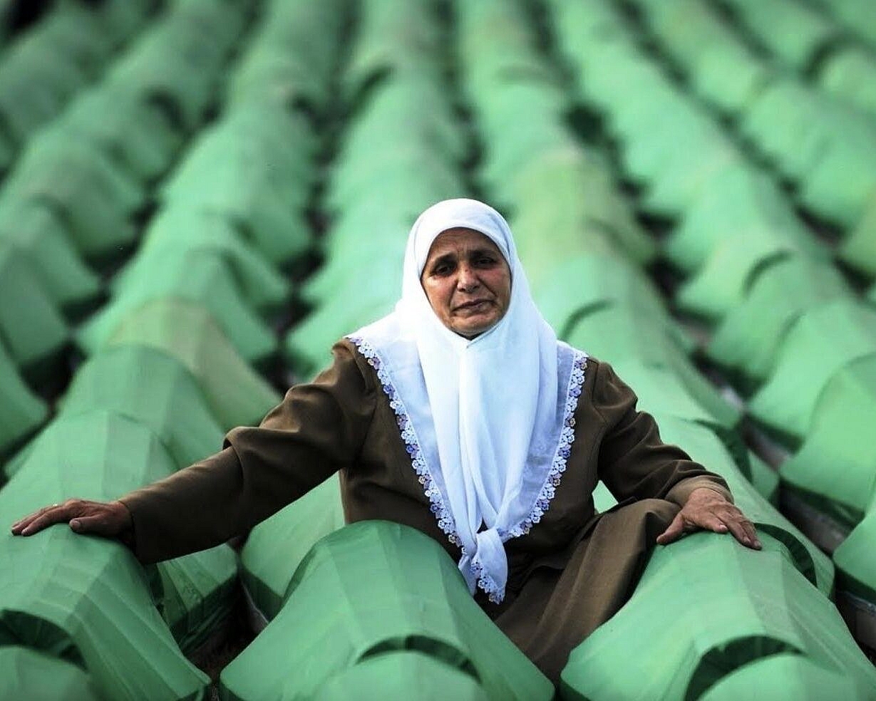 Srebrenitsa Katliamı: İnsanlık Tarihinin Kara Lekesi