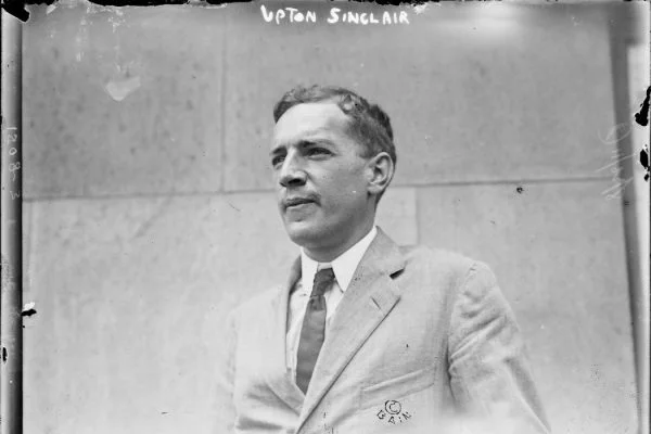 Upton Sinclair Kimdir?